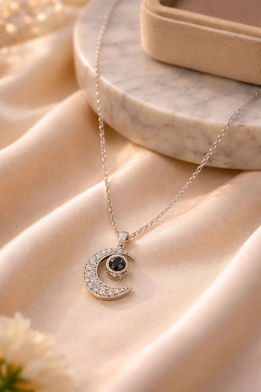 Moon Projection Necklace – “I Love You” in 100 Languages